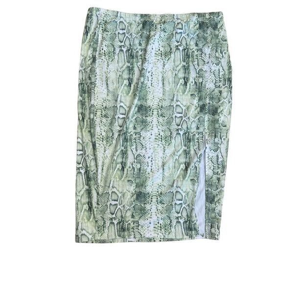 2/$30 SHEIN Plus Snakeskin Cami Top & Split Skirt Co-Ord Set - Picture 6 of 6